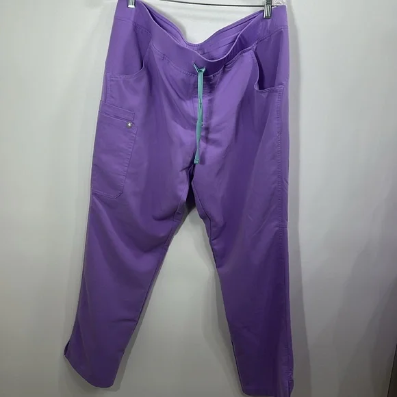 Figs Women’s Two Piece Scrub Set Rafaela Top and Kade Pants purple size XL. - Picture 7 of 13